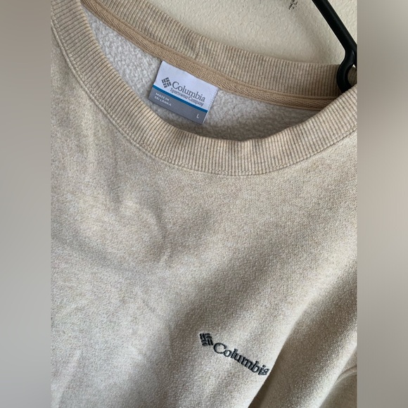 columbia - tan/cream classic crewneck sweatshirt - Picture 2 of 3